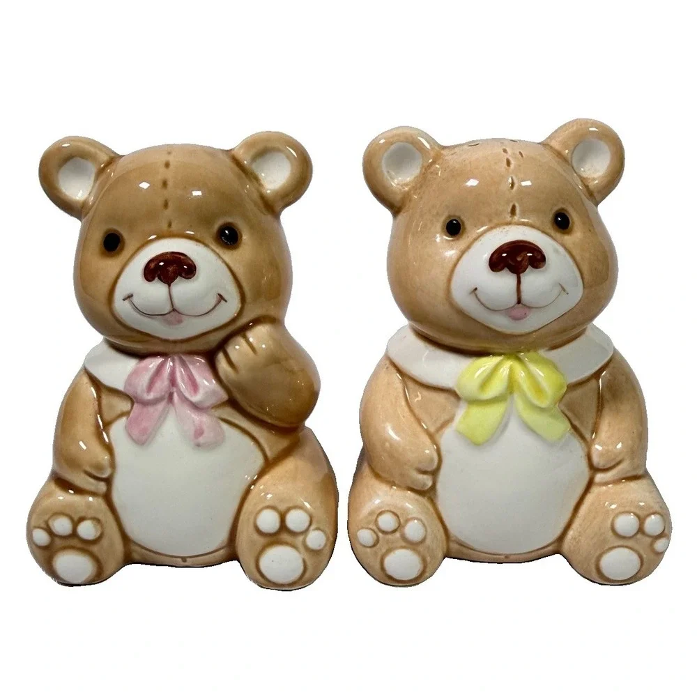 Vintage Lefton Ceramic Teddy Bear Salt Pepper Shakers 1984 Hand Painted Bows Set
